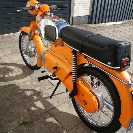 Kreidler Oranje Kreidler RS Buffel 1968 met motor kenteken
