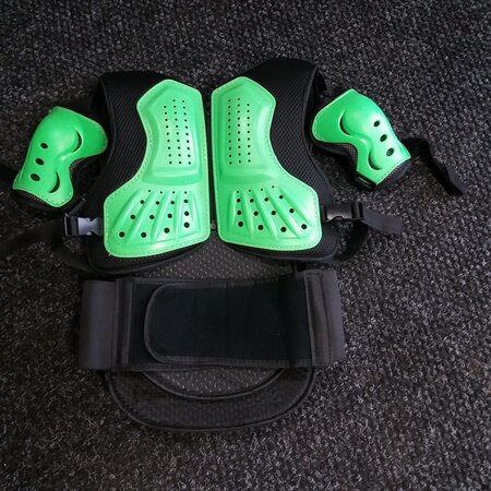 ali body protecktor Kids maat S/m