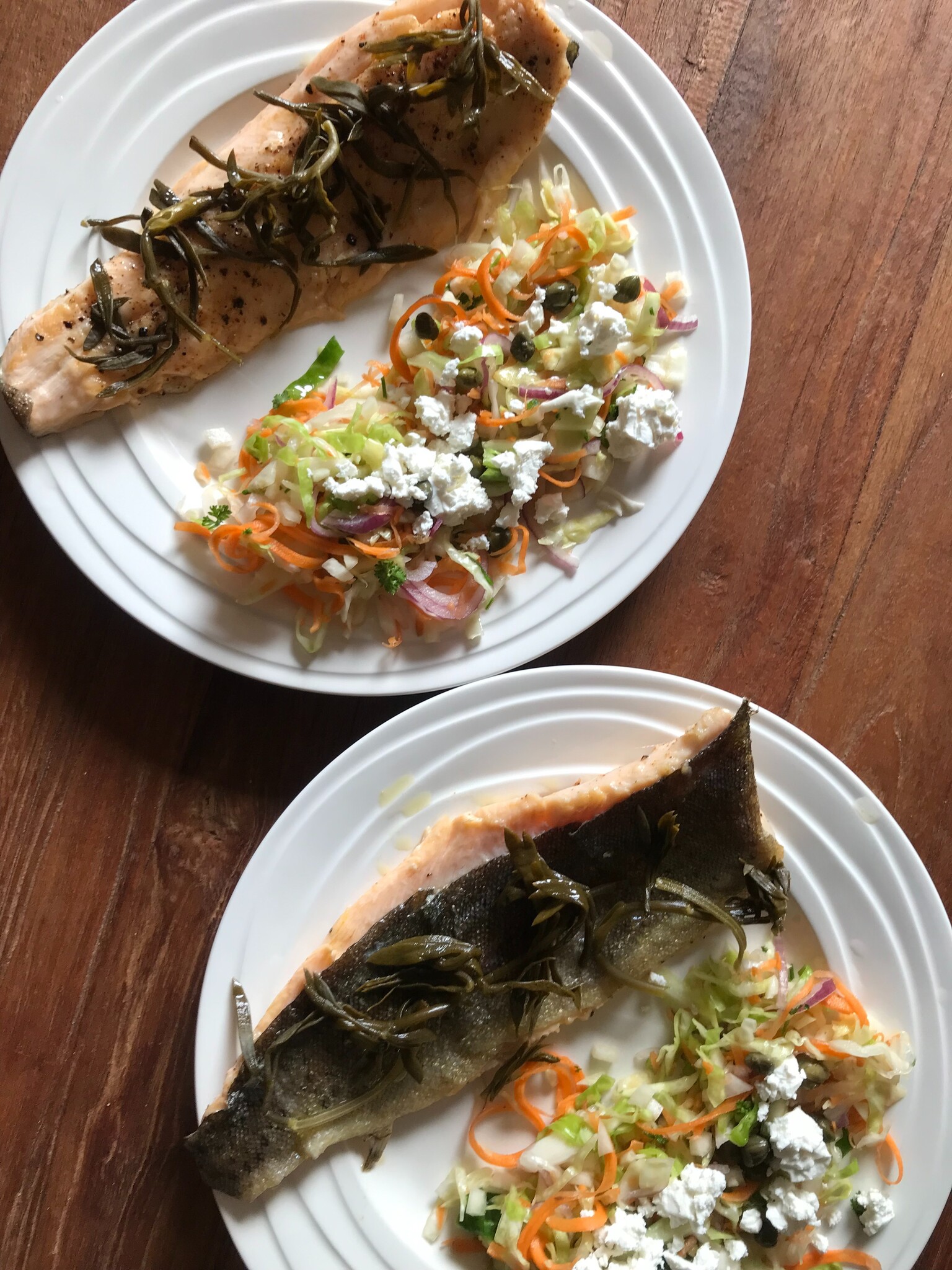 Wilde gepekelde zalm met politiki