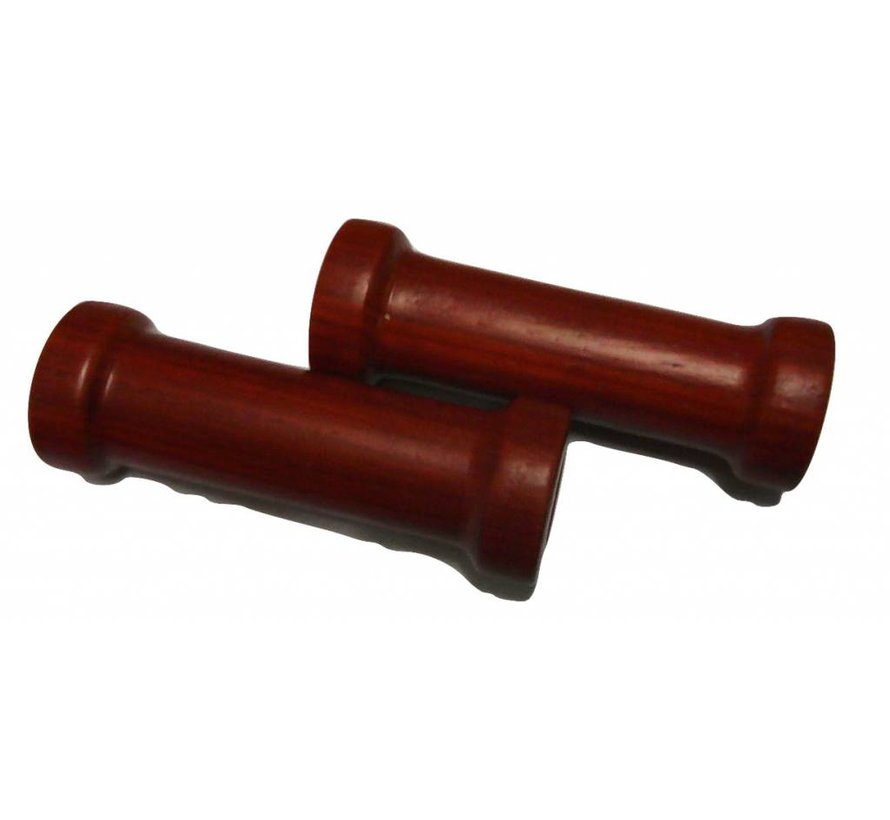 empuñaduras de madera roja