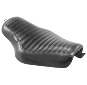 Le Pera Streaker solo seat. Black, pleated Fits: > 2004-2022 XL