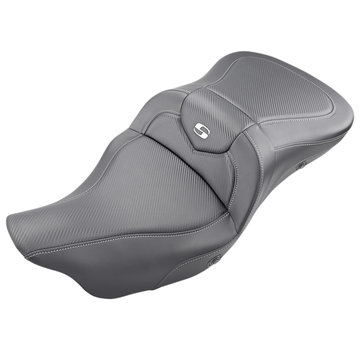 Saddlemen Roadsofa™ Trike Seat CFmet of zonder bestuurdersrugleuning Geschikt voor:> 2009-2022 Tri Glide Ultra