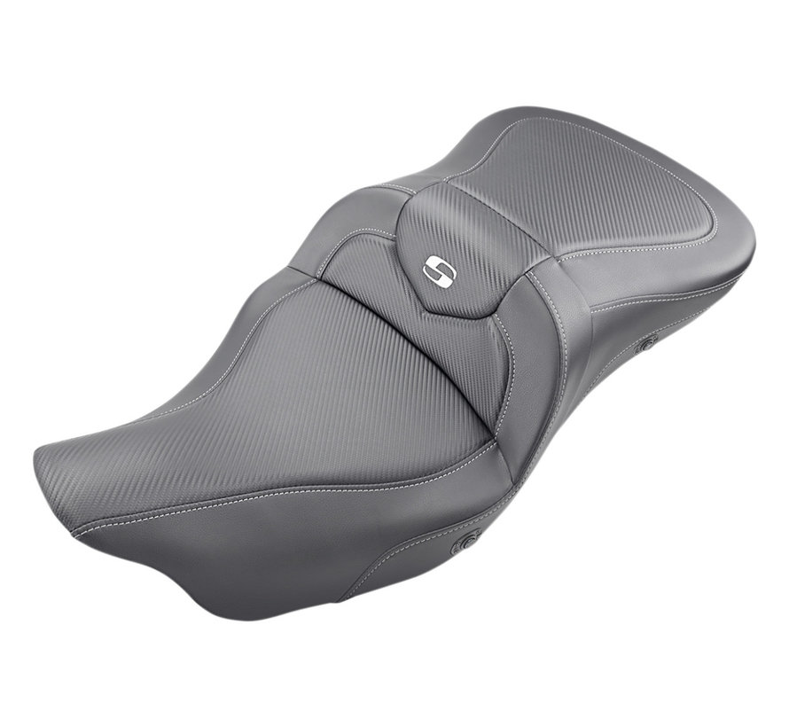 Roadsofa™ Trike Seat CFcon o sin respaldo del conductor Se adapta a:> 2009-2022 Tri Glide Ultra