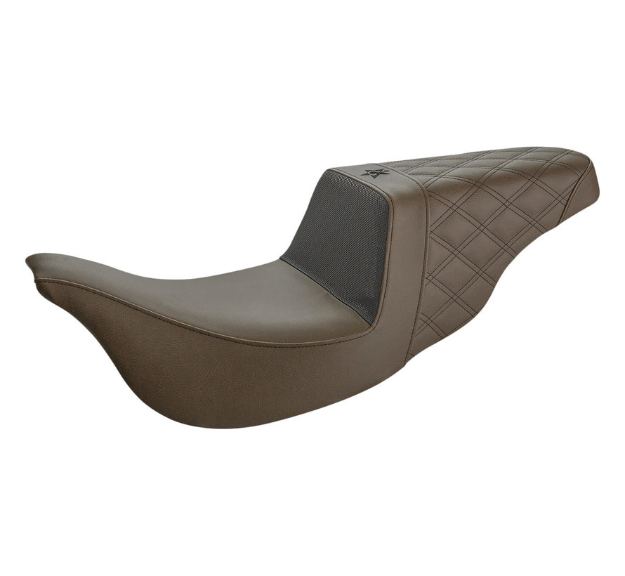Asiento Step Up de Unknown Industries Compatible con:> 99-07 FLHR (excepto FLHRS) 06-07 FLHX
