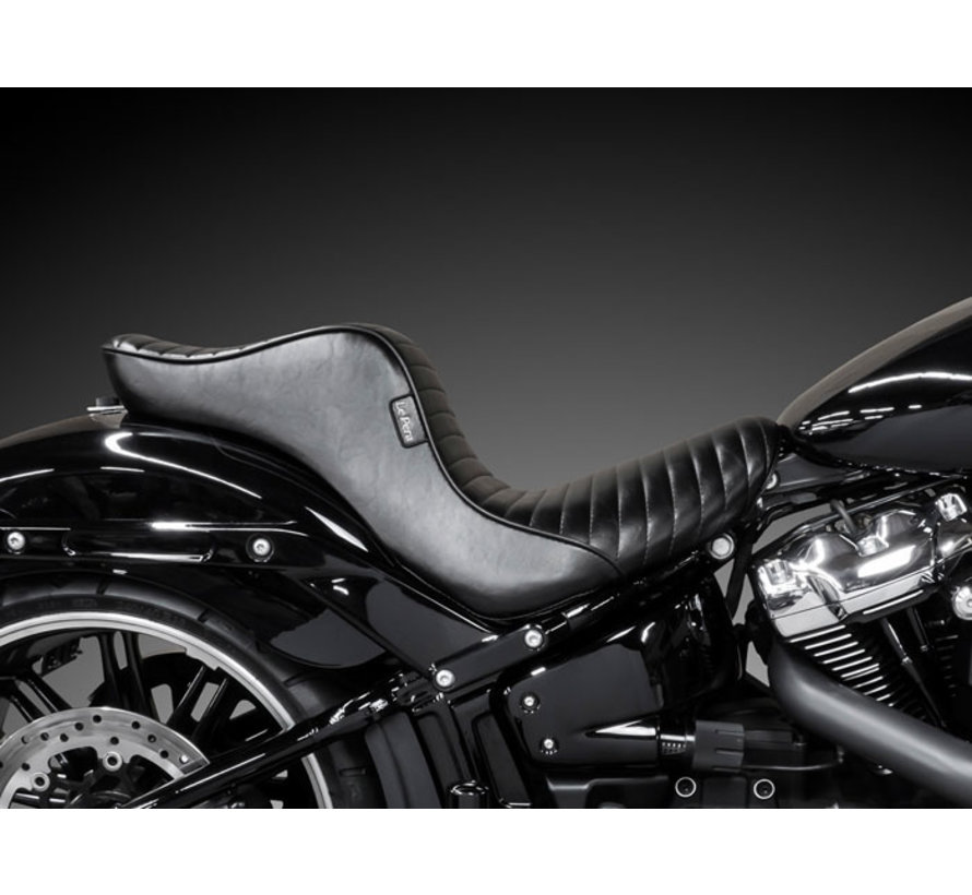 Cherokee 2-Up Seat pleated Fits:> Softail 18‐22