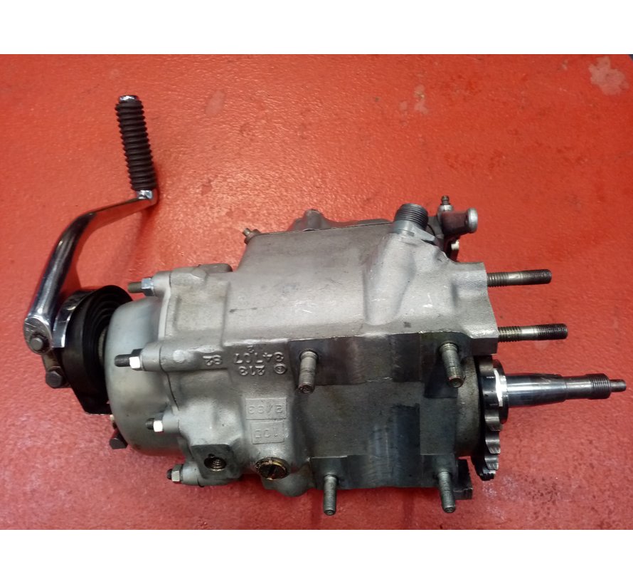 4-speed transmission kickstart with hydraulic clutch 34707-82