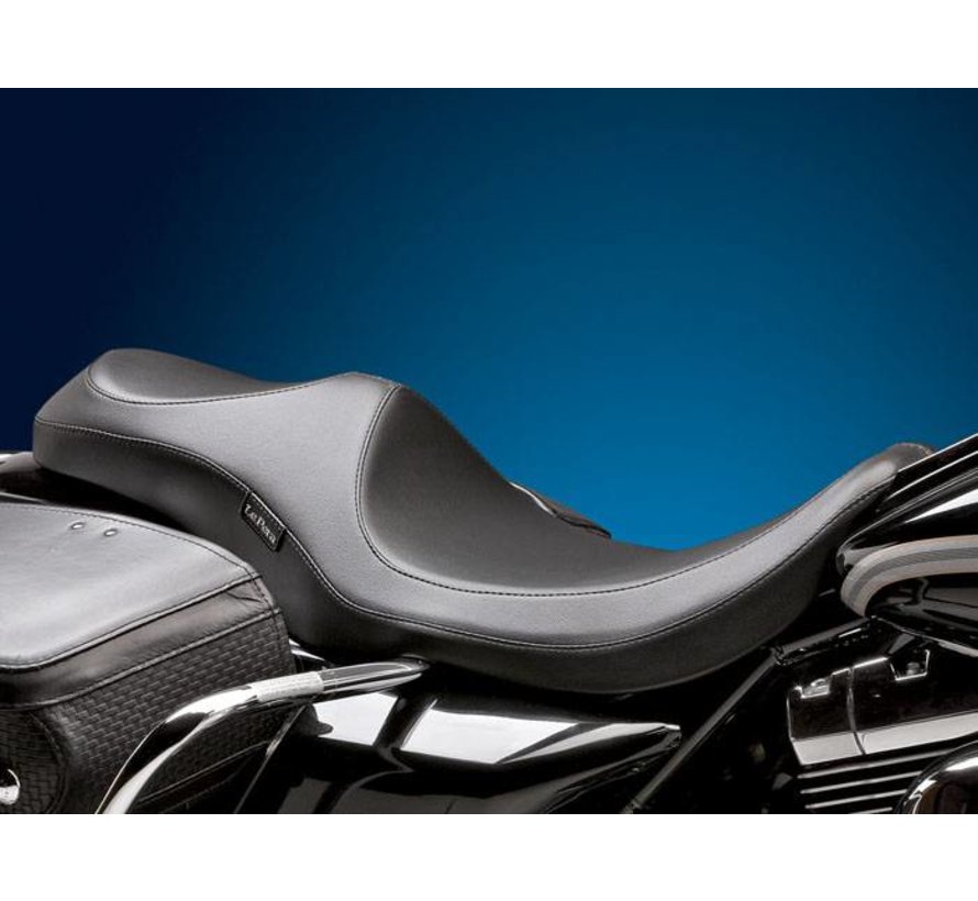 seat Villian Smooth Fits: > 02-07 FLT/Touring