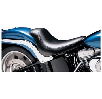 Le Pera seat solo Silhouette Smooth Fits: > 06-17 Softail with 200 rear tire