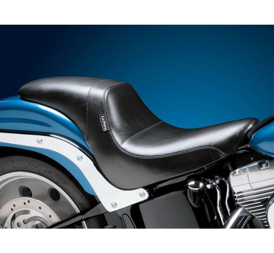 Daytona Sport seat Fits: > 06-17 Softail with 200 rear tire