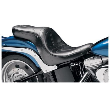 Le Pera Maverick 2-up seat Fits: > 06-17 Softail with 200 rear tire