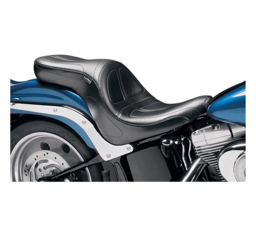 Le Pera Maverick 2-up seat Fits: > 06-17 Softail with 200 rear tire