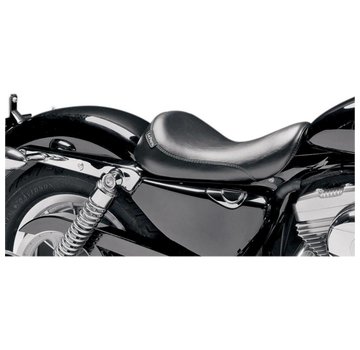 Le Pera Seat Silhouette Solo lisse 04-06 et 10-22 XL Sportster avec 3.3 gallons.