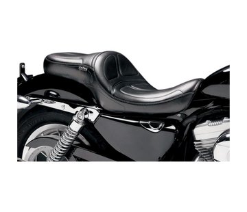 Le Pera Seat Maverick LT 2-up Smooth 04-06 en 10-22 XL Sportster met 4,5 gallon tank.