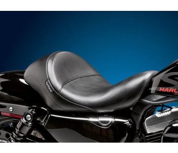 Le Pera seat solo Aviator Smooth 04-06 and 10-22 Sportster XL with 4.5 Gallon Gas Tank for