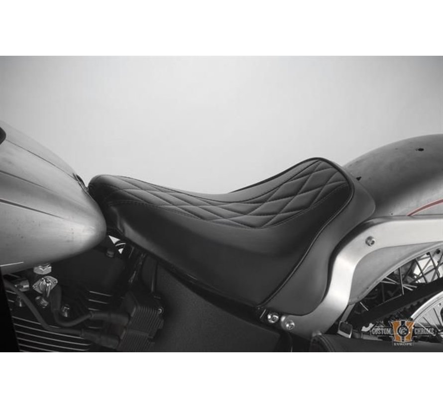 asiento solo Bare Bone Bel Air - 06-17 Softail con neumáticos de 200 mm