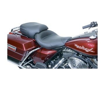 Mustang seat solo with Black Studs 97-07FLHR