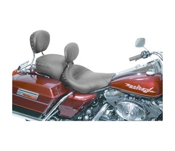 Mustang zitplaats solo Wide Touring bezaaid met Driver Backrest Black Studs FLHR / FLHX