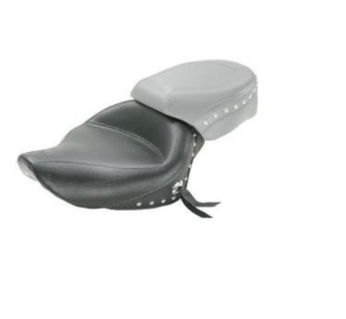 Mustang seat solo WIDE STUDDED 4 5 GAL Sportster XL 2004-2022