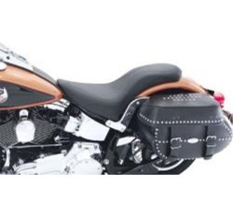 Daytripper 2-up one-piece seat Fits: > 00-06 Softail