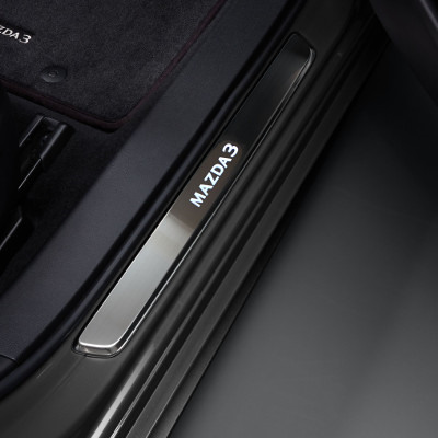 Mazda 3 BP Einstiegsblenden beleuchtet ab 11.2018 aus Edelstahl - Autohaus  Prange Online Shop