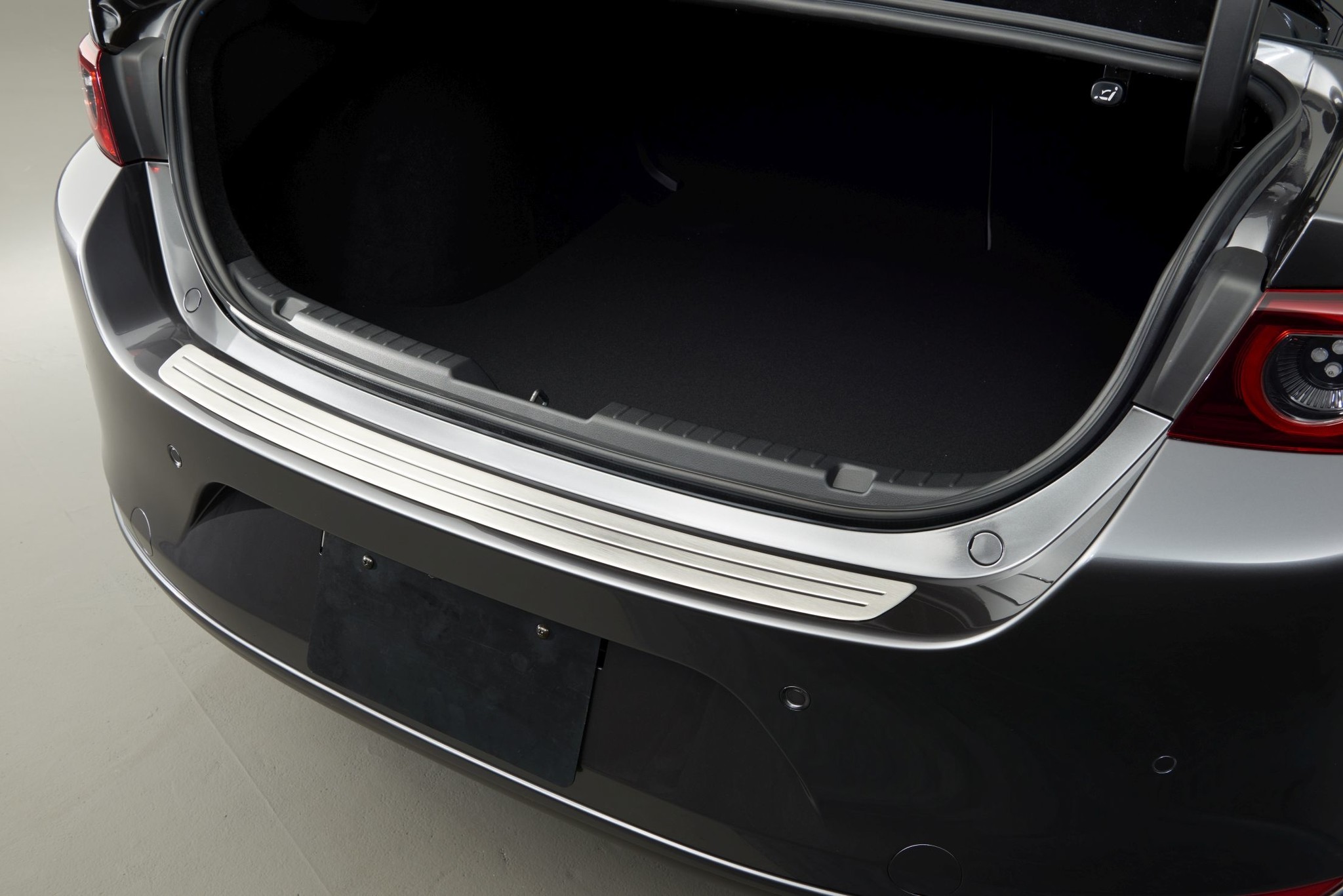 Mazda 3 BP Trittschutzleiste Ladekantenschutz aus Edelstahl ab 11.2018 -  Autohaus Prange Online Shop