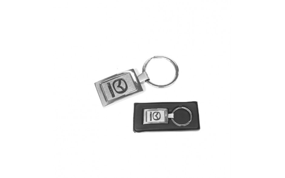 Eleganter Metall Schlüsselanhänger mit Mazda Modell Gravur in  Geschenkverpackung. - Autohaus Prange Online Shop