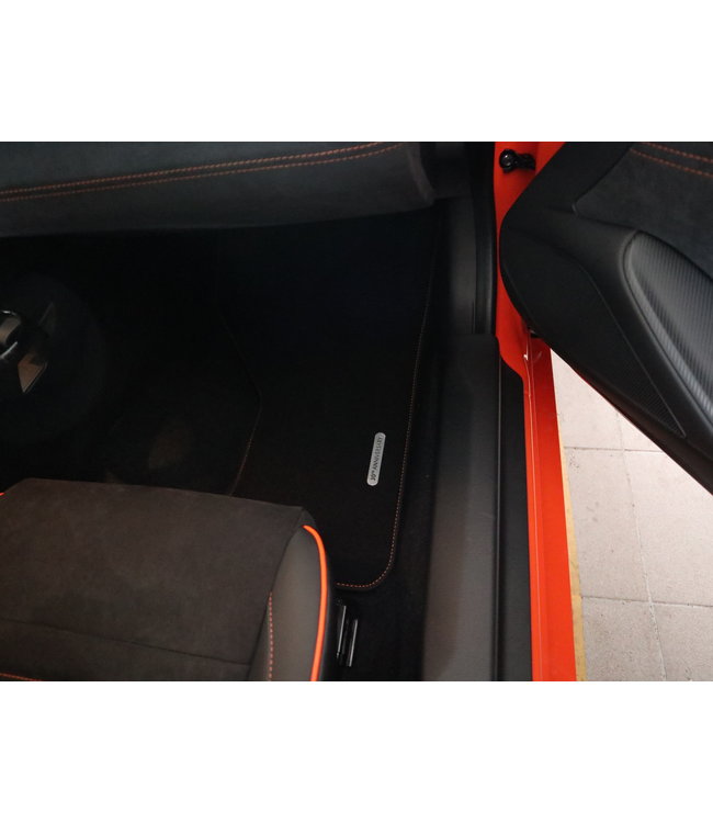 Mazda MX-5 ND 30 Jahre Fußmattensatz schwarz/racing orange  original