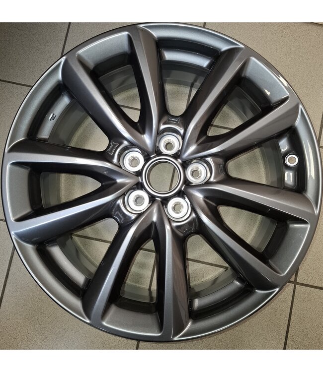 Mazda 3 BP Leichtmetallfelge 18" grau Design 168 A mit Lackabsprengung