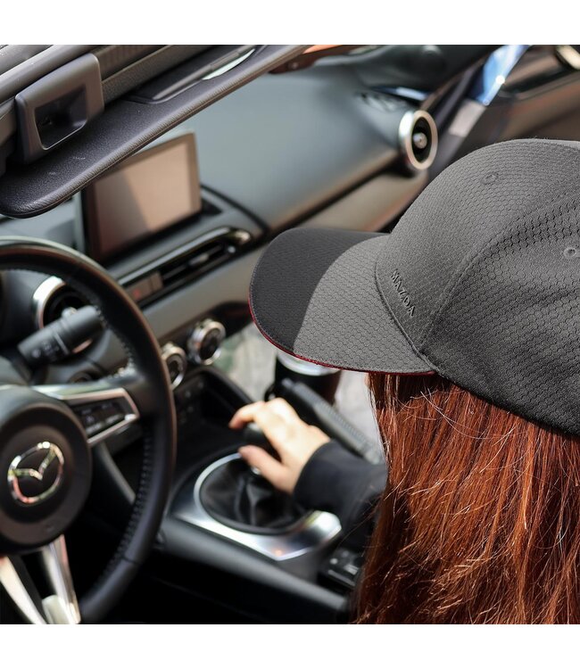 Mazda Cap schwarz mit roten Akzenten