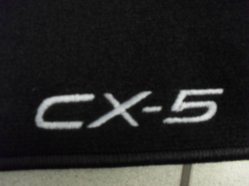 Mazda CX-5 KE bis 2017 Textilfußmattensatz Luxury original - Autohaus  Prange Online Shop
