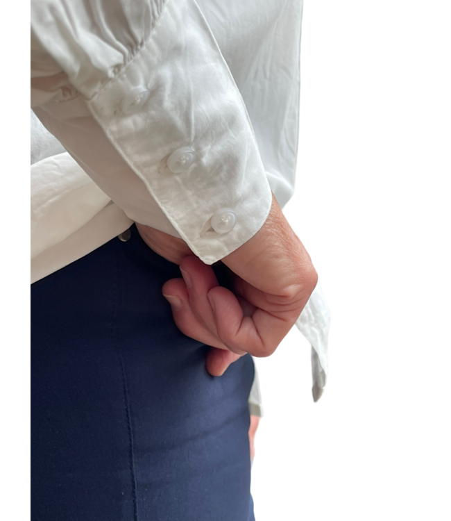blouse met knopen en lang manchet