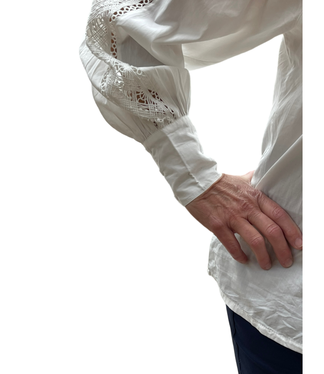 blouse met knopen en lang manchet