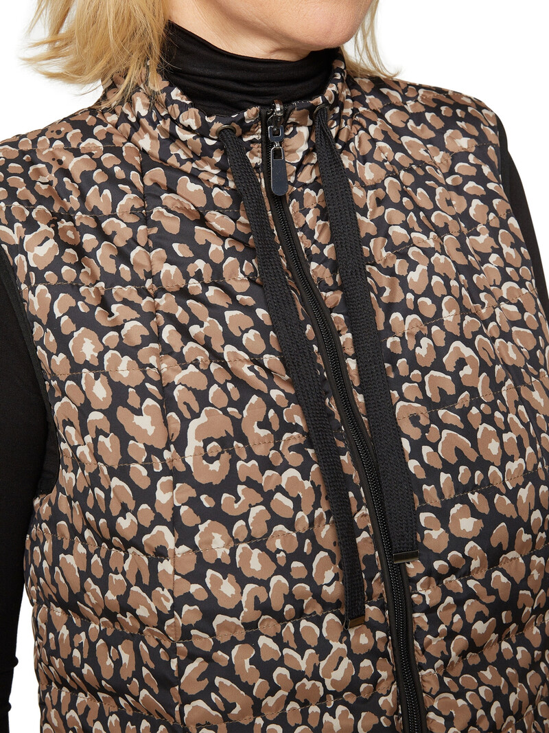 Brandtex. bodywarmer met print