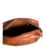 compacte schoudertas met studs cognac