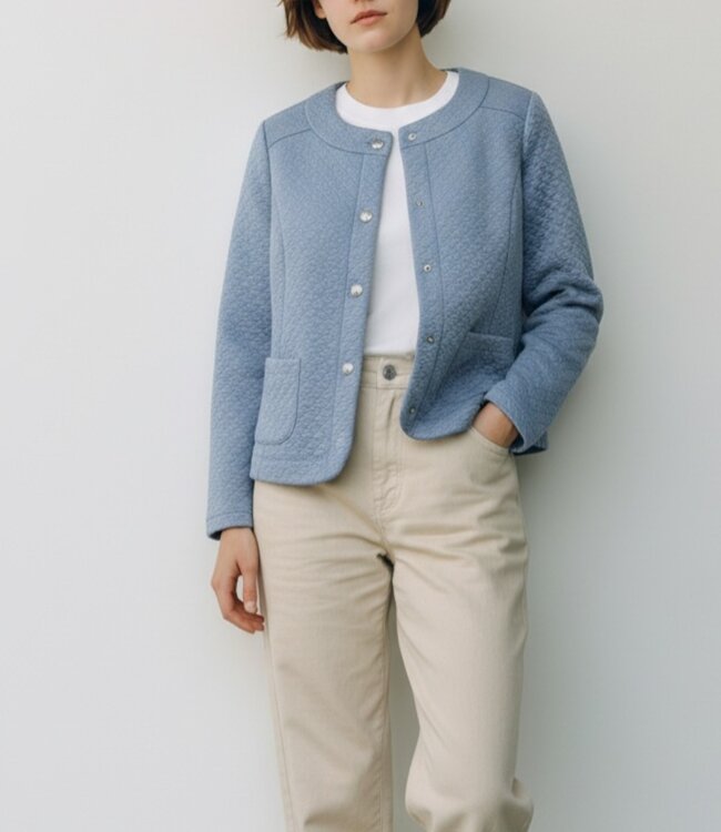 chique dames jasje met knopen en ronde hals blauw Brandtex