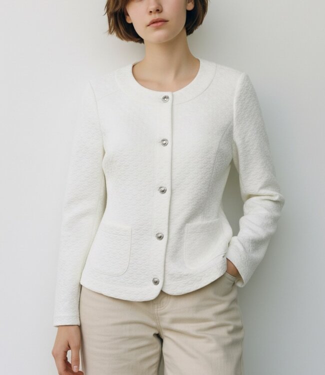 chique dames jasje met knopen en ronde hals wolwit Brandtex