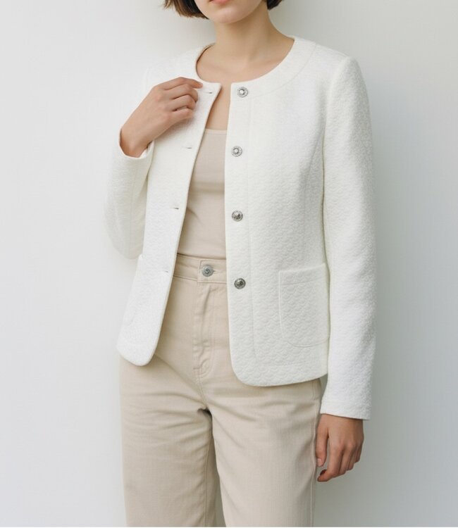 chique dames jasje met knopen en ronde hals wolwit Brandtex