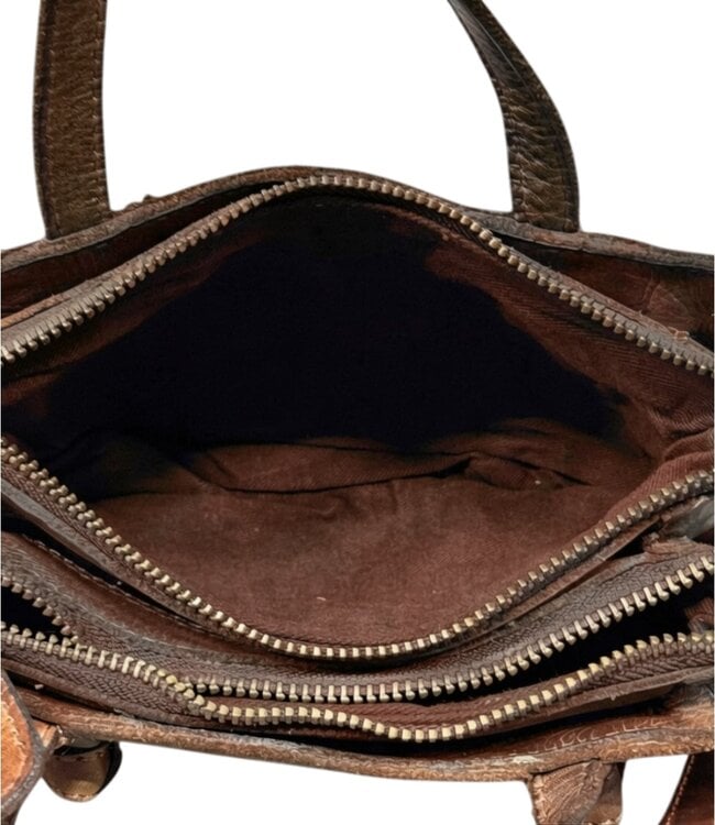 compacte leren handtas en schoudertas met studs bruin