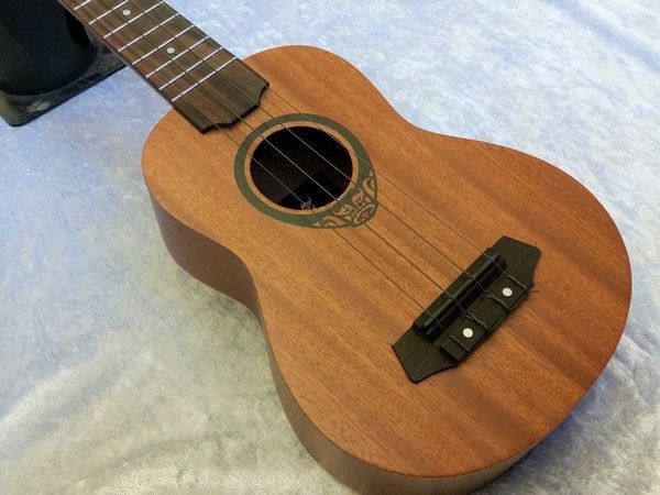 LAG LAG TKU 10S Tiki Soprano Ukulele w/bag