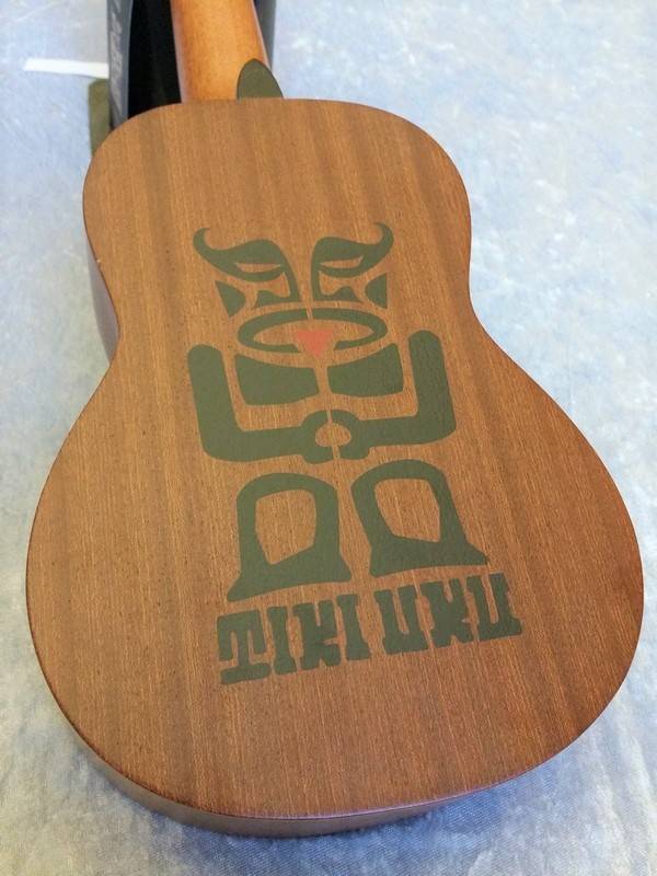 Lâg Guitars LAG TKU 10S Tiki Soprano Ukulele w/bag