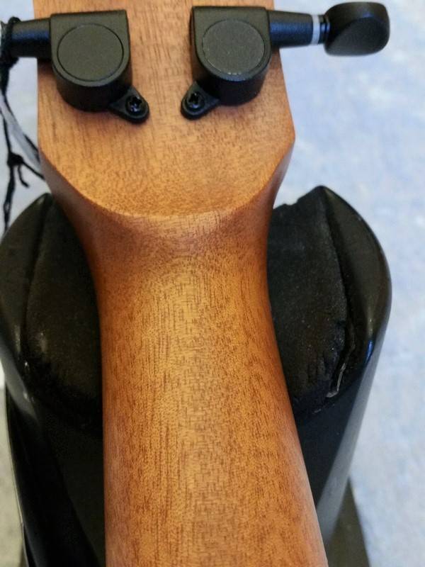 Lâg Guitars LAG TKU 10S Tiki Soprano Ukulele w/bag