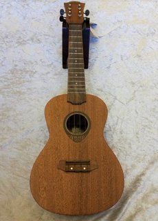 Lâg Guitars LAG TKU 8C Tiki Concert Ukulele