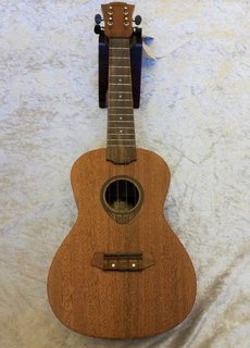 LAG LAG TKU 8C Tiki Concerto Ukulele w/bag