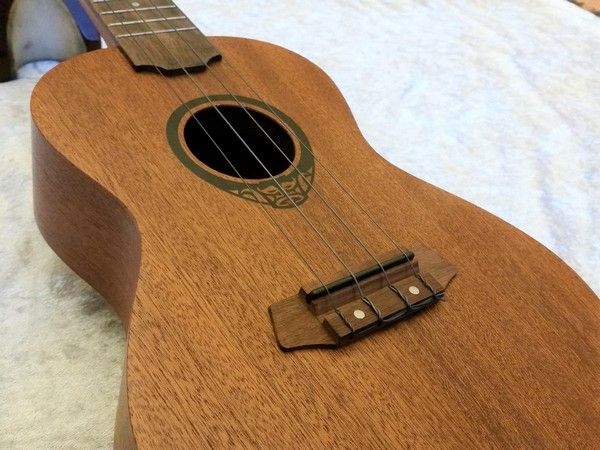 LAG LAG TKU 8C Tiki Concerto Ukulele w/bag