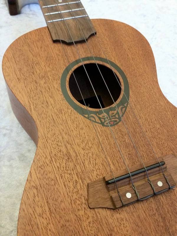 LAG LAG TKU 8C Tiki Concerto Ukulele w/bag
