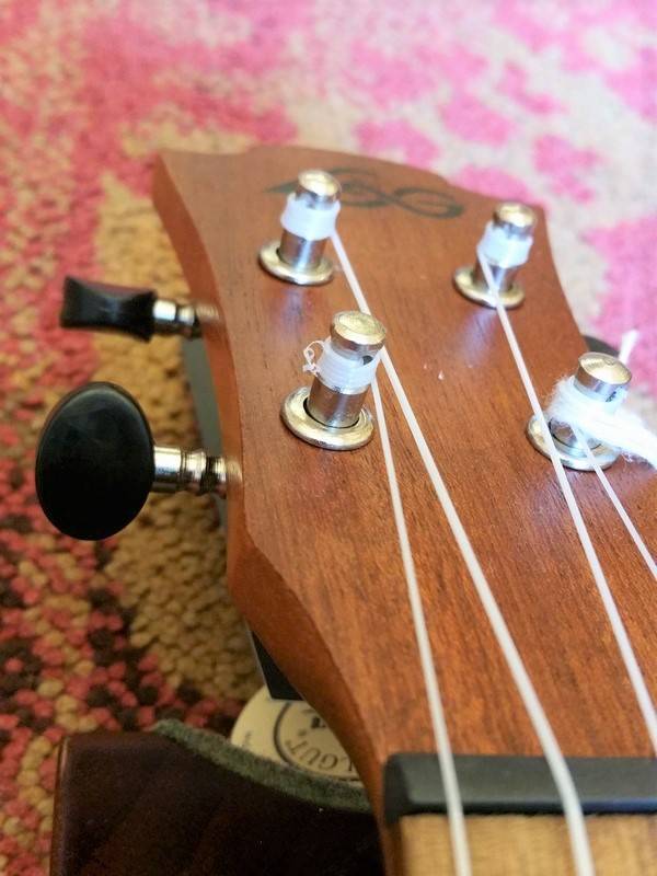 Lâg Guitars LAG TKU 8S Soprano Ukulele