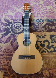 Leho  (AFGEPRIJSD) Leho Concerto Ukulele C-CF-E w/Pickup