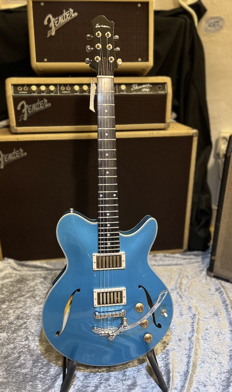 Eastman (PRICE DROP!) Eastman Romeo LA Celestine Blue finish