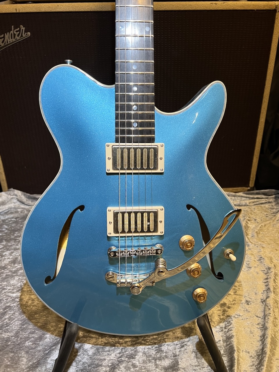 Eastman (PRICE DROP!) Eastman Romeo LA Celestine Blue finish