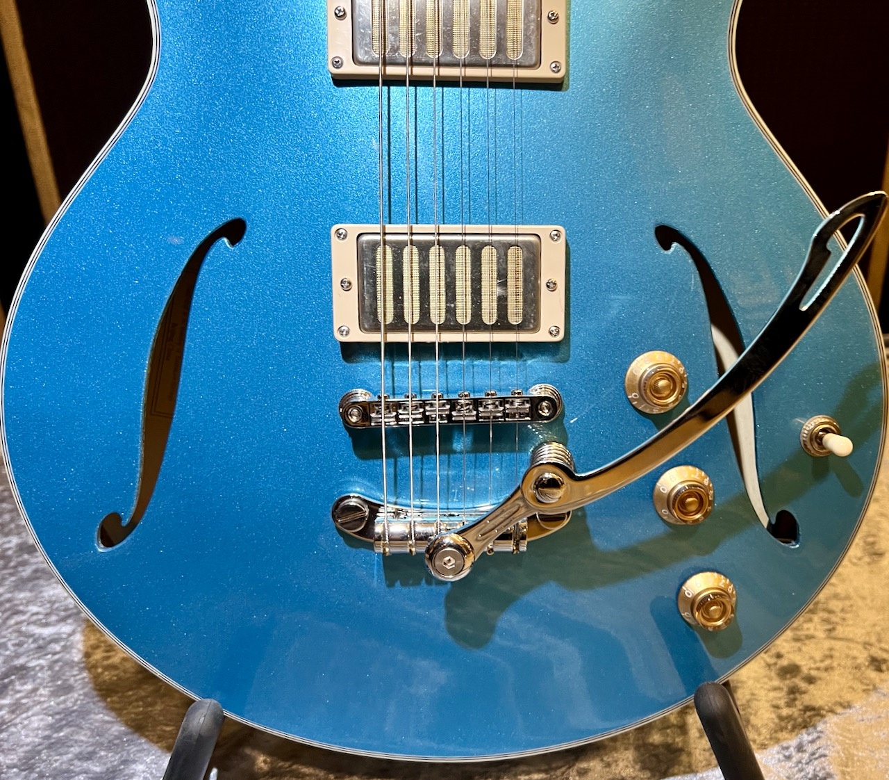 Eastman (PRICE DROP!) Eastman Romeo LA Celestine Blue finish